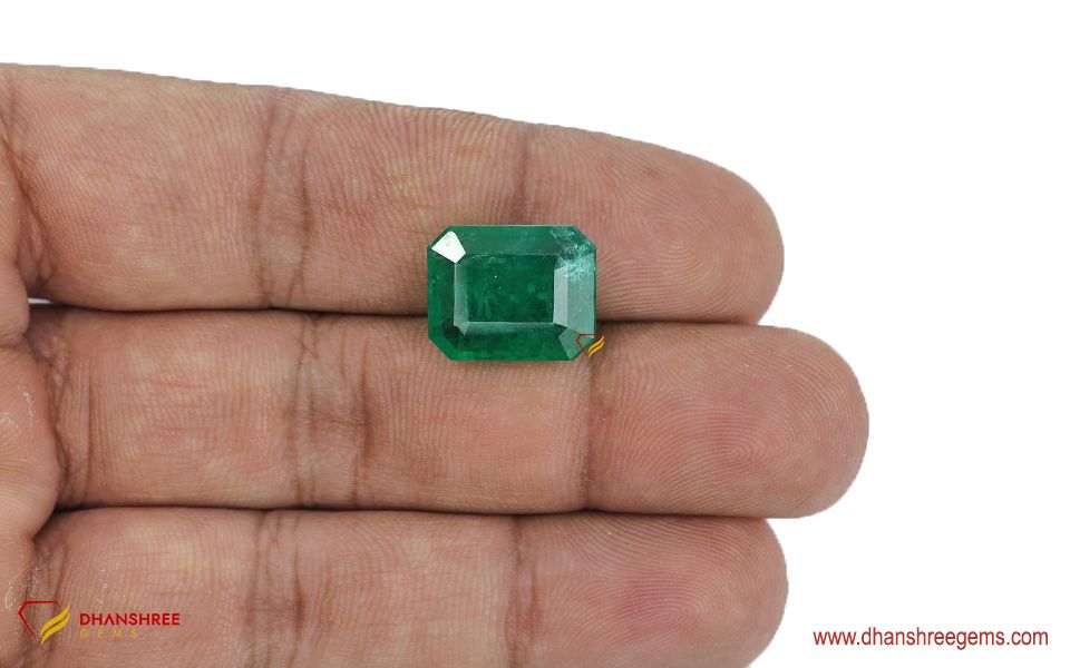 emerald stone for money
